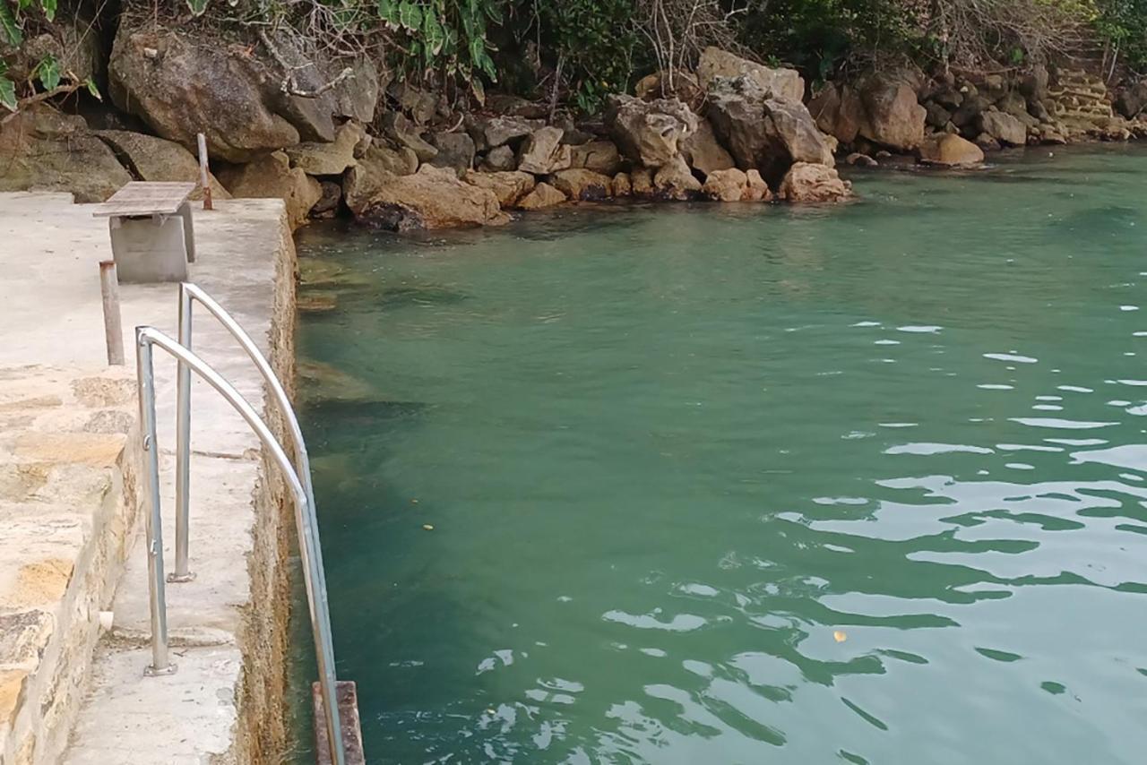 הוילה פאראטי Refugio Na Frente Do Mar Em Ilha De Araujo מראה חיצוני תמונה